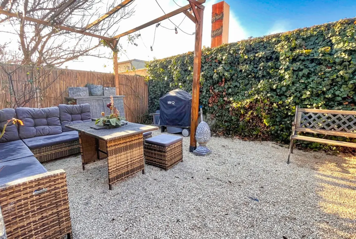 Maison avec terrasse et jardin à Althen des Paluds 