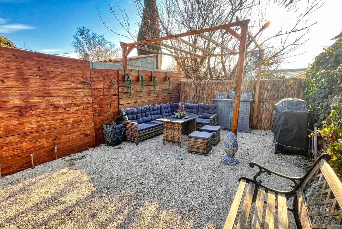 Maison avec terrasse et jardin à Althen des Paluds 