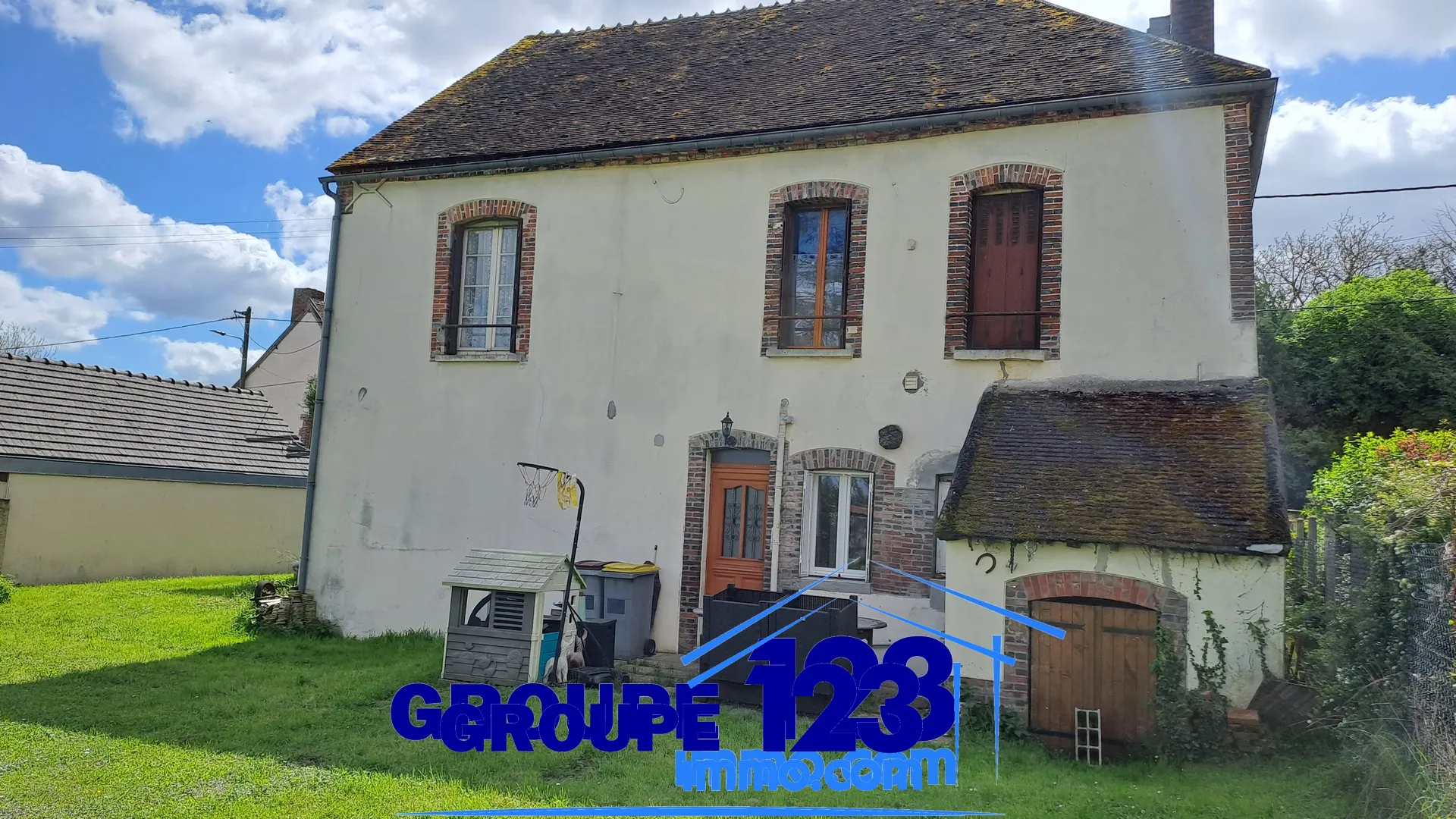 Maison familiale avec 3 chambres à Villiers-sur-Tholon 