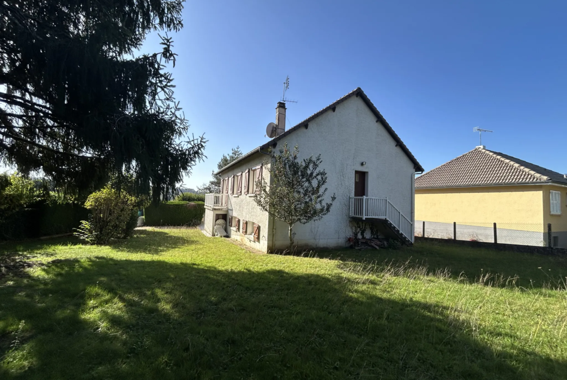 Maison à Seilhac en Corrèze - 3 chambres sur 822 m² 