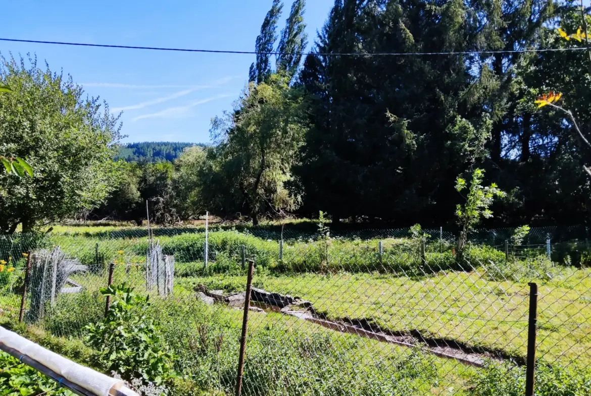 Chalet avec Dépendances à Pradelles-Cabardes 