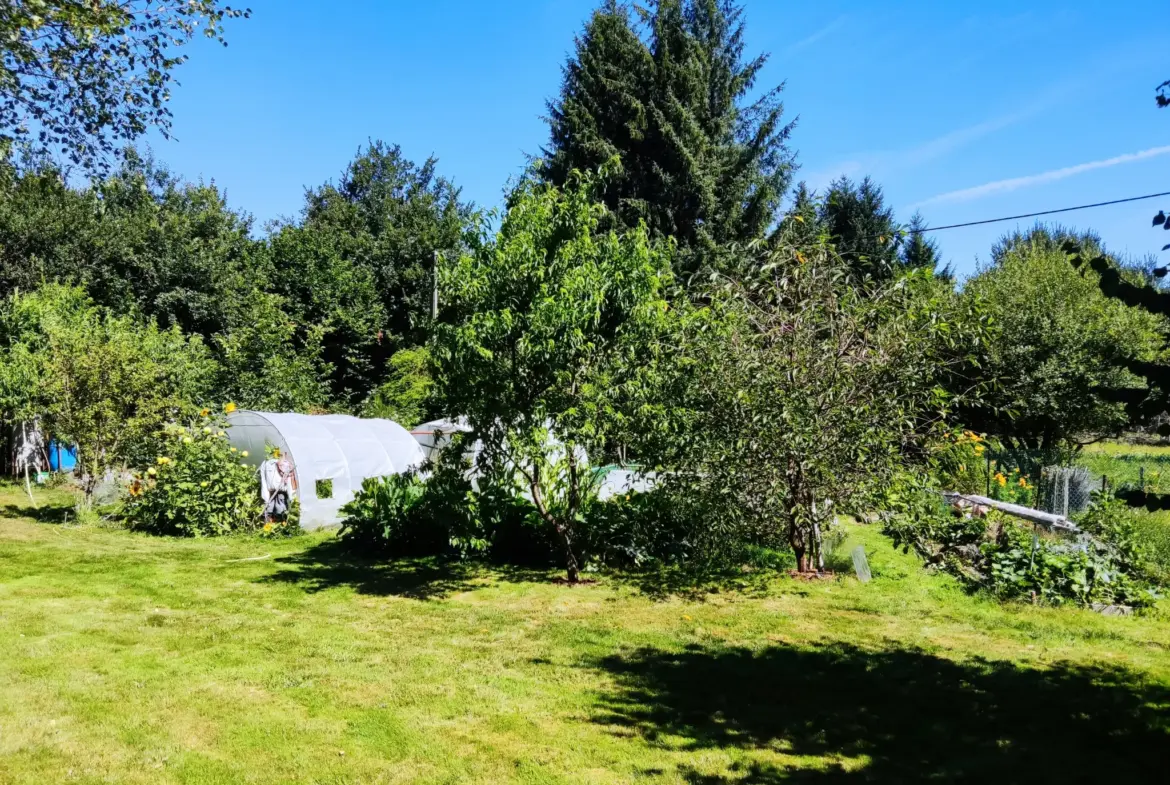 Chalet avec Dépendances à Pradelles-Cabardes 