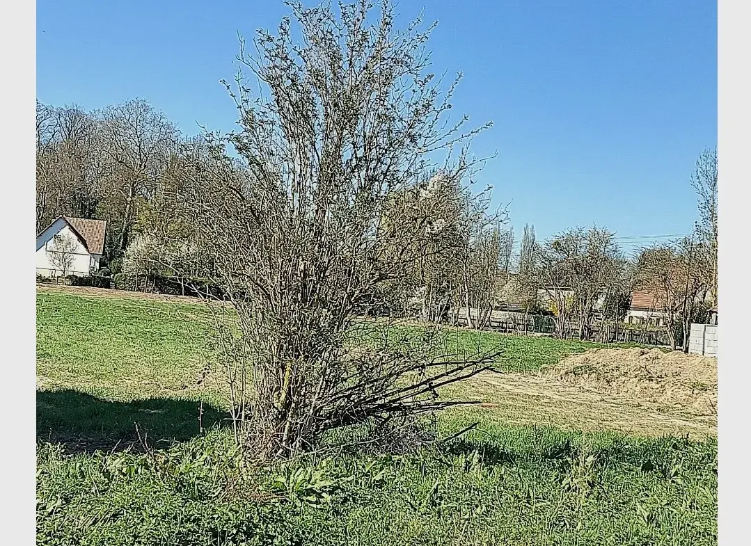 Terrain constructible à Chaumont en Vexin de 526 m² avec permis 