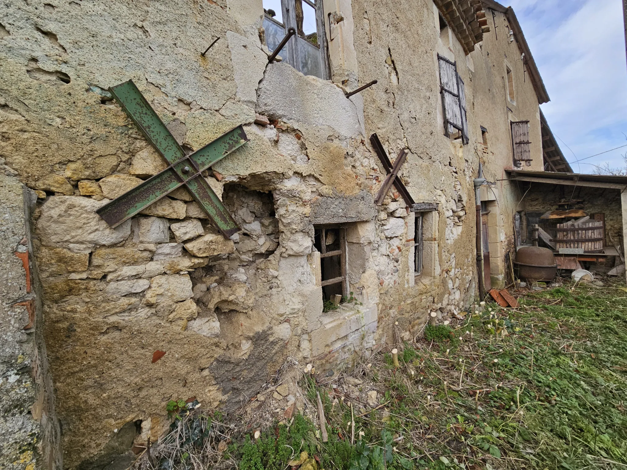 Corps de Ferme à Rénover à CUQ 