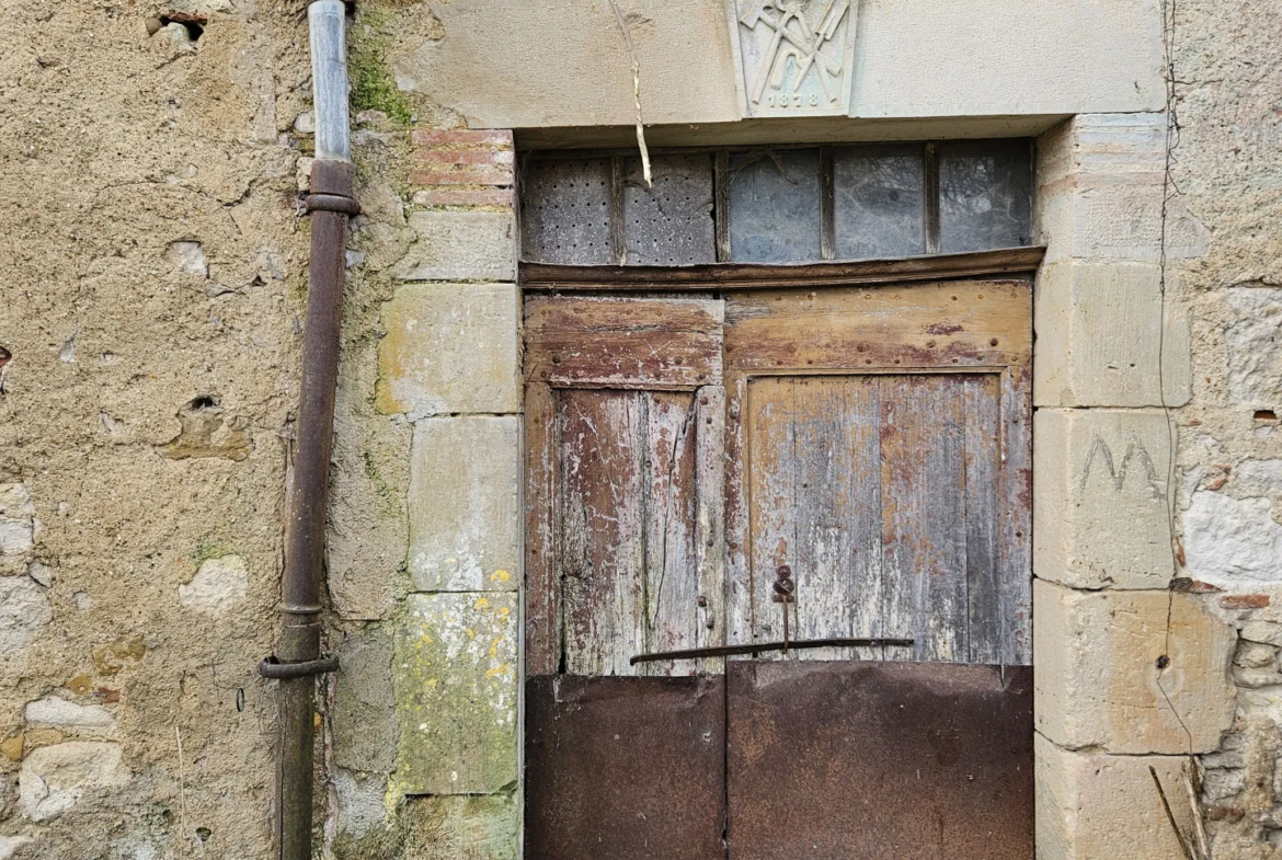 Corps de Ferme à Rénover à CUQ 