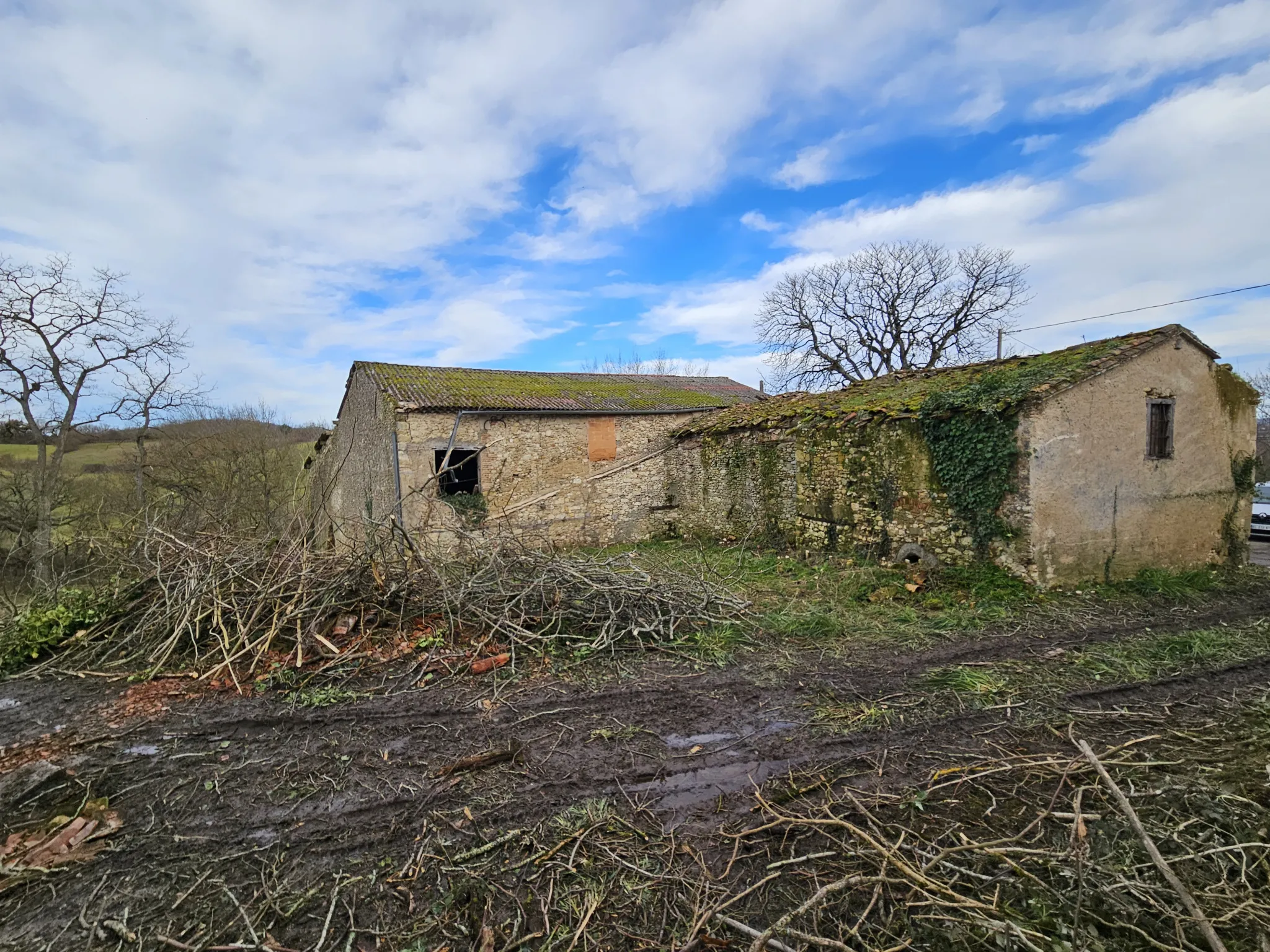 Corps de Ferme à Rénover à CUQ 