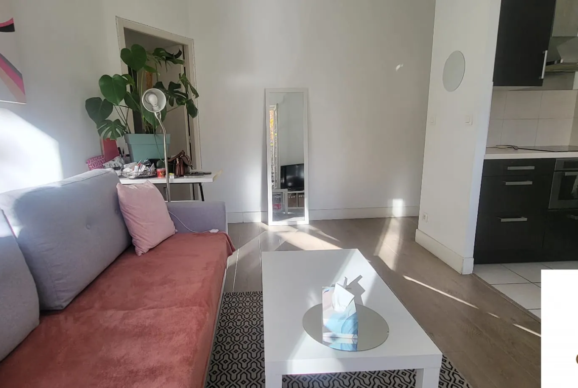 À vendre : Appartement 2 pièces - 40 m² - Marseille 13002 