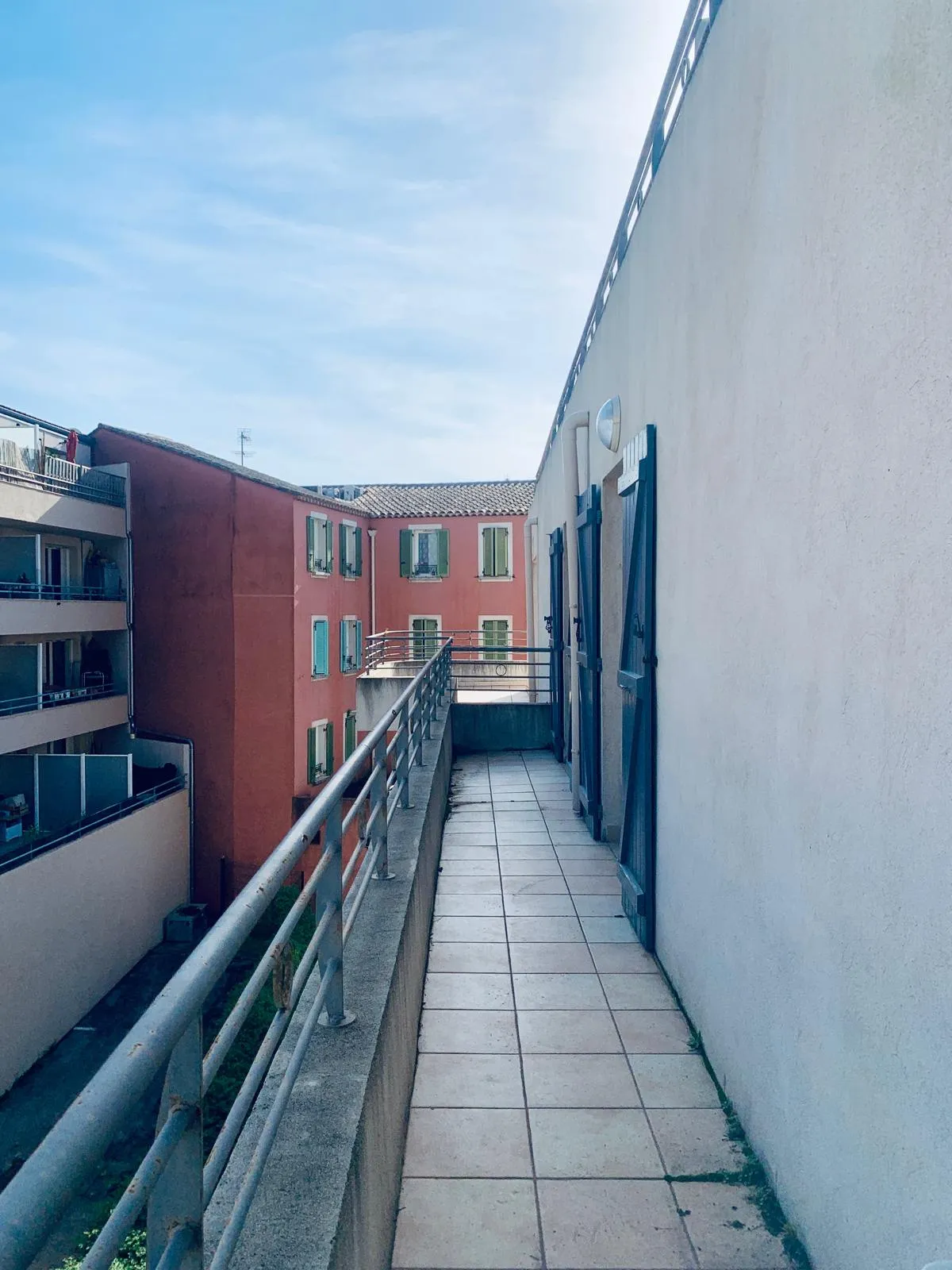 Beau studio avec balcon et parking à Six Fours 