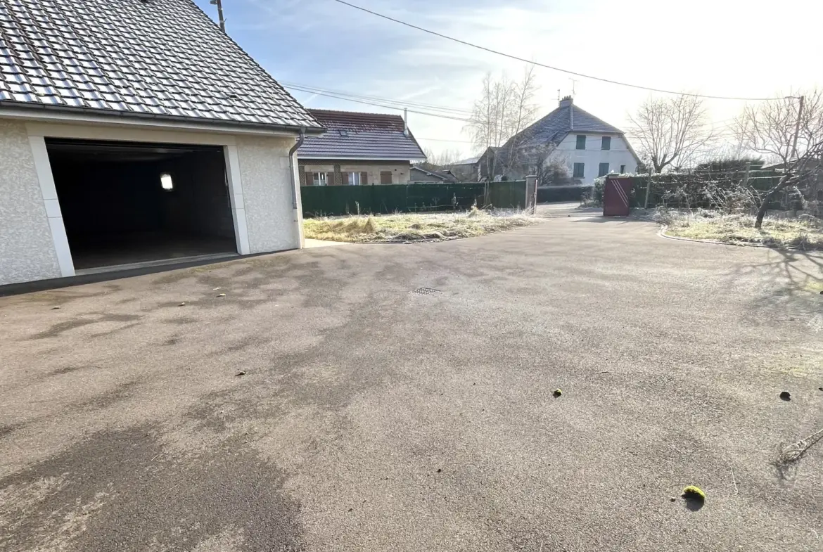 Maison spacieuse avec jardin à Lure - 240 000 EUR 