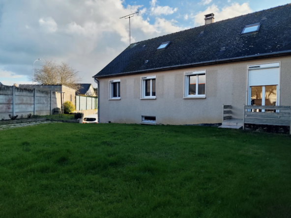 Maison familiale au coeur de Sablé-sur-Sarthe avec jardin