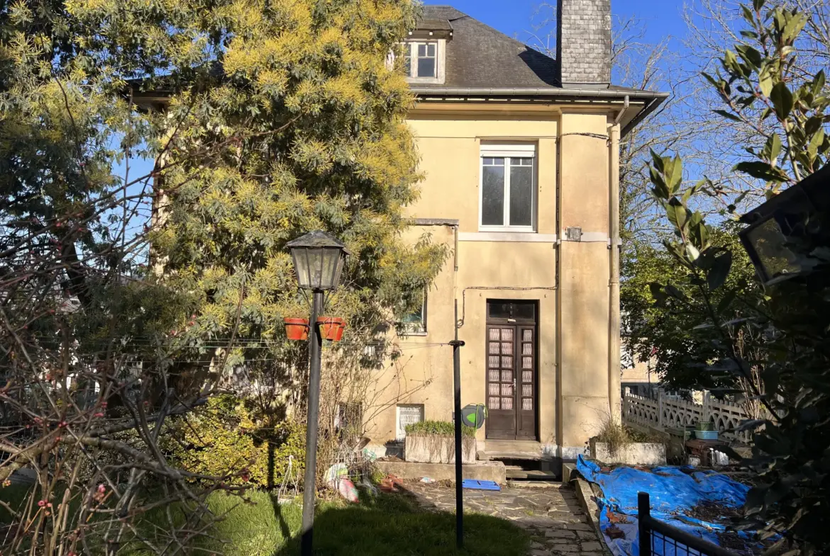 Maison de maître à vendre à Villedieu-les-Poêles 