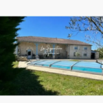 Maison en pierre de 180m2 avec piscine à Damazan