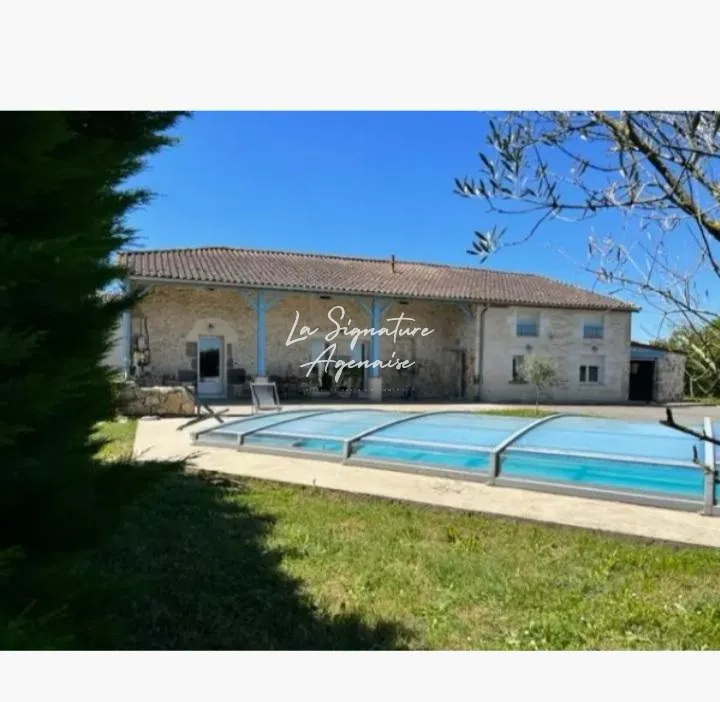 Maison en pierre de 180 m² avec piscine à Damazan 