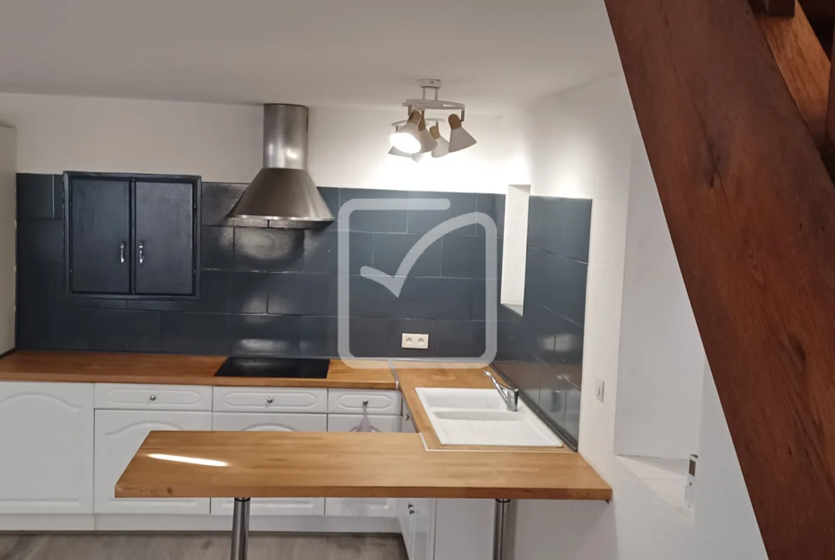 Maison d'Habitation en Pierres Rénovée à Gourdon - 75 m² 