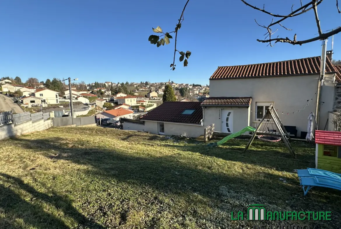 Maison familiale F5 avec jardin à Saint-Just-Malmont 