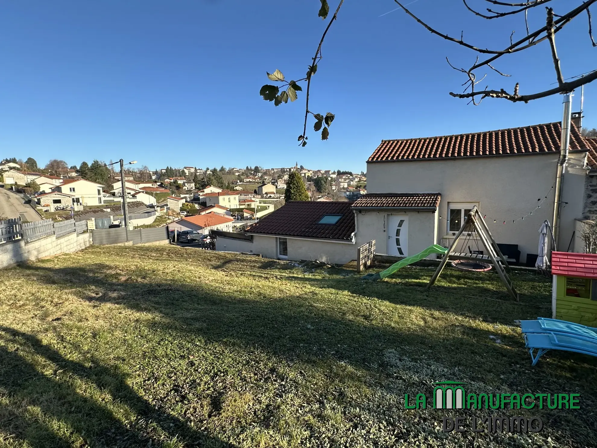 Maison familiale F5 avec jardin à Saint-Just-Malmont 