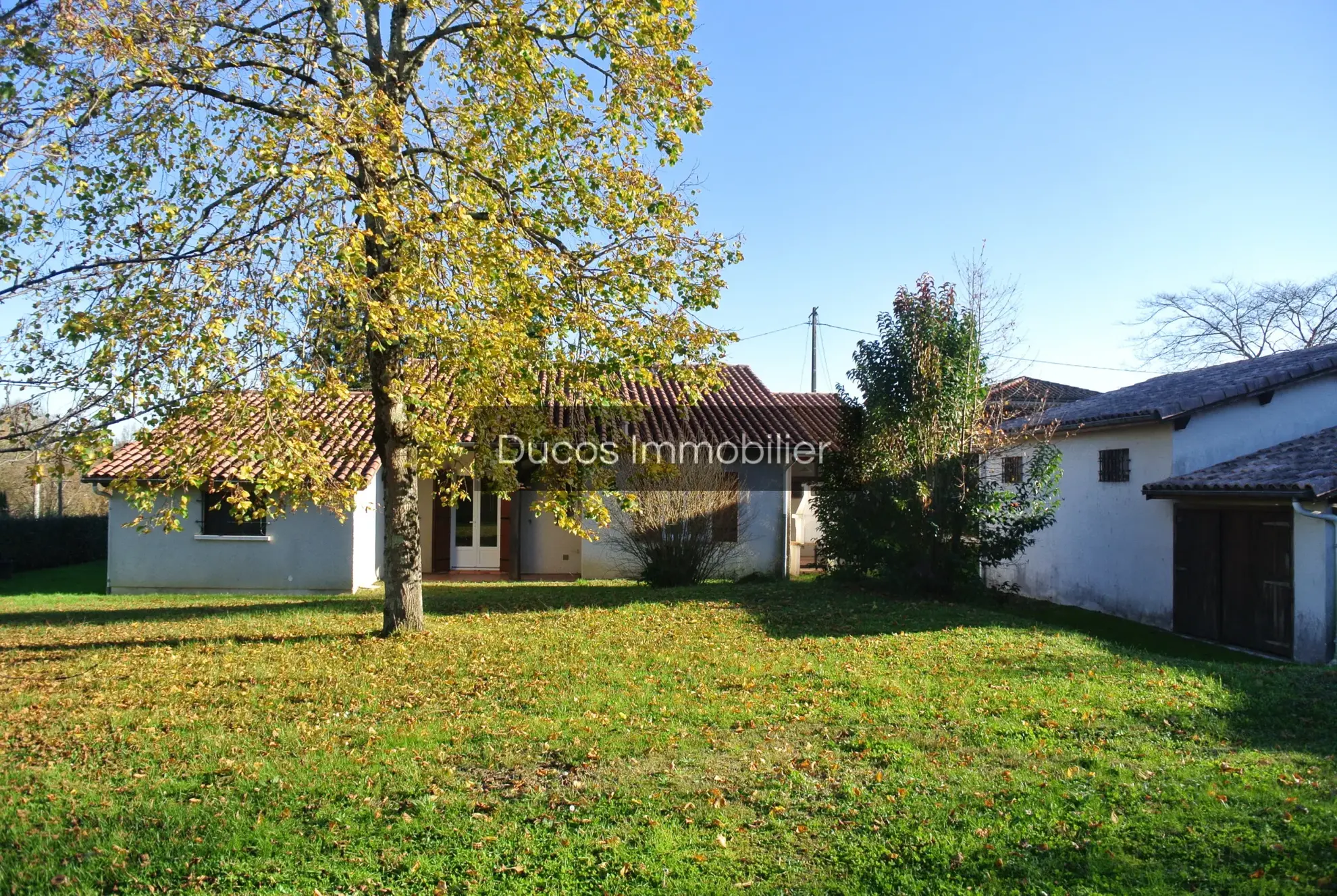 Maison de construction traditionnelle à Fourques-sur-Garonne avec parc 