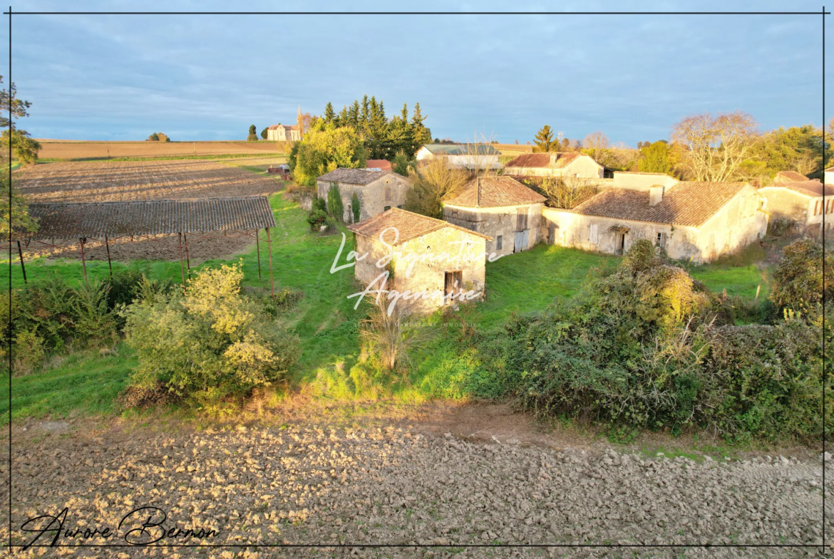 Ensemble immobilier de trois bâtiments à Moncrabeau 