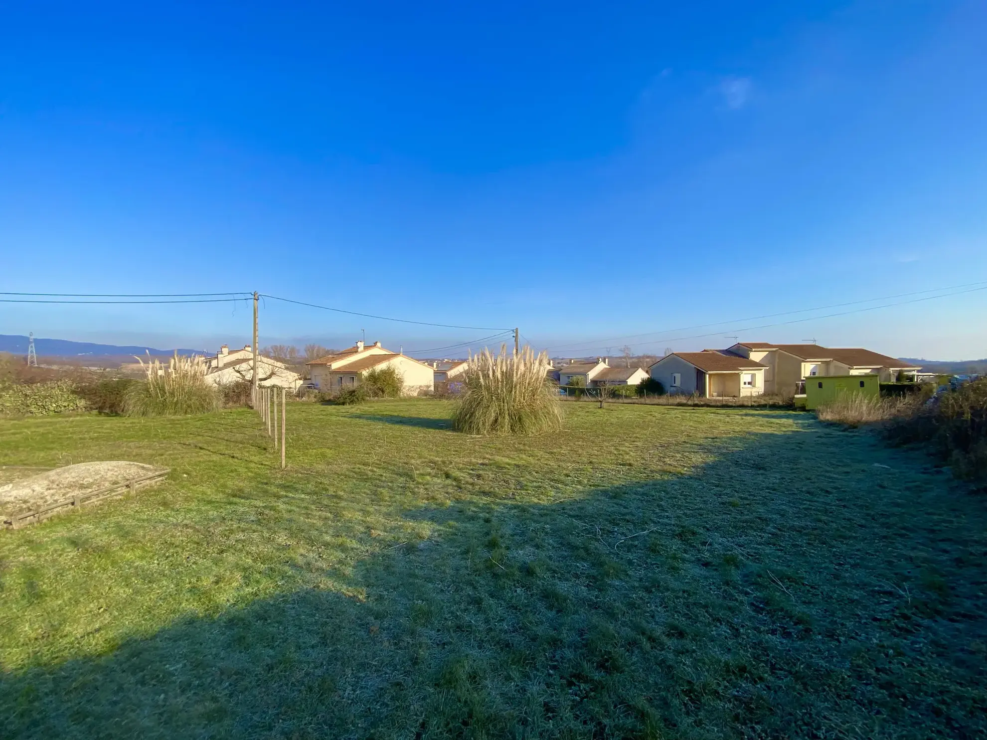 À vendre : Terrain plat de 700 m2 à 85 000 € à Saint-Cyr 