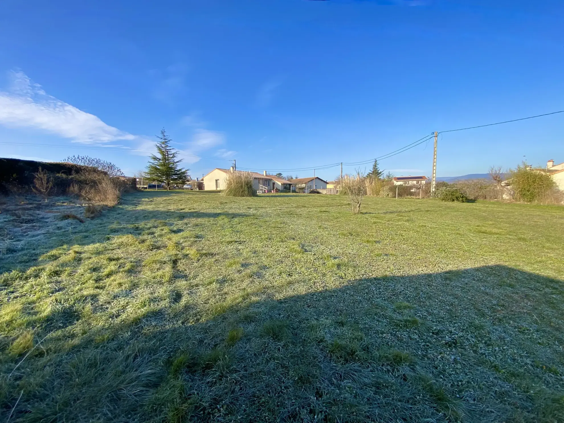 À vendre : Terrain plat de 700 m2 à 85 000 € à Saint-Cyr 