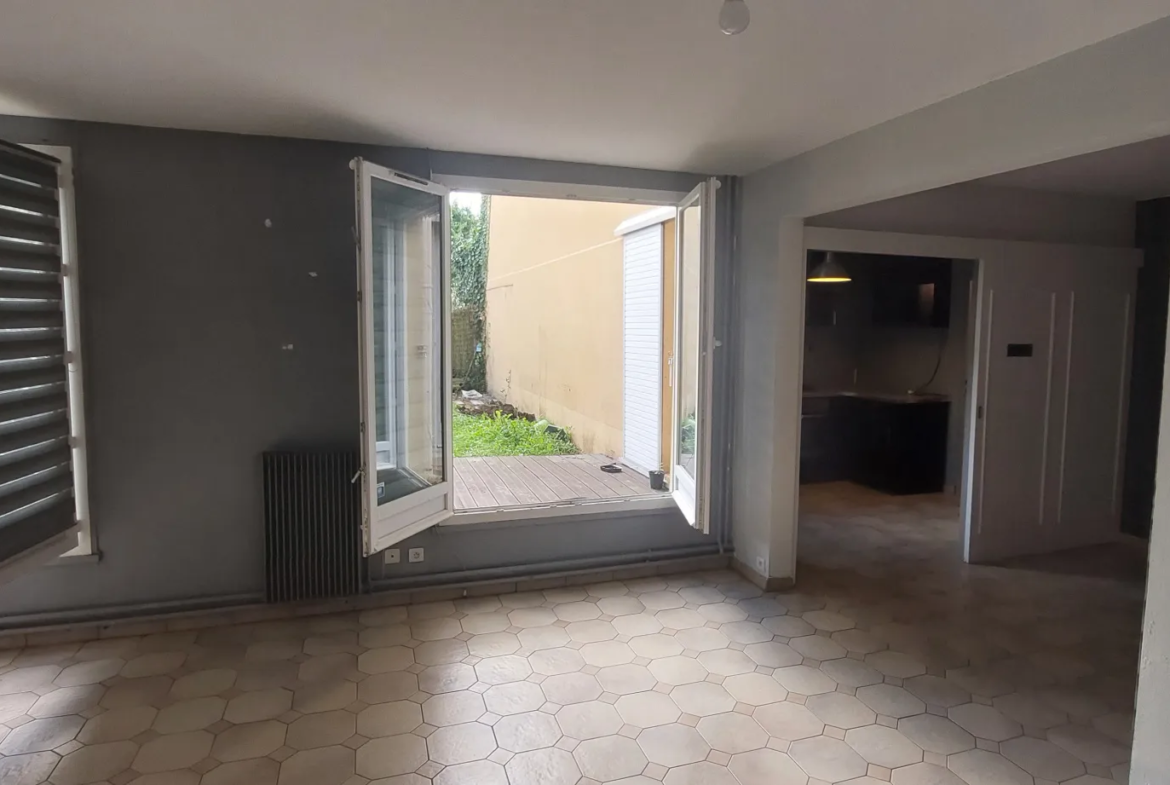 Appartement Duplex 4 pièces à vendre à Maurepas - 270000 € 