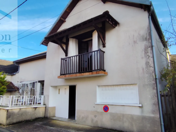 Maison de village à vendre à Cruzy le Chatel avec jardin et potentiel d'agrandissement