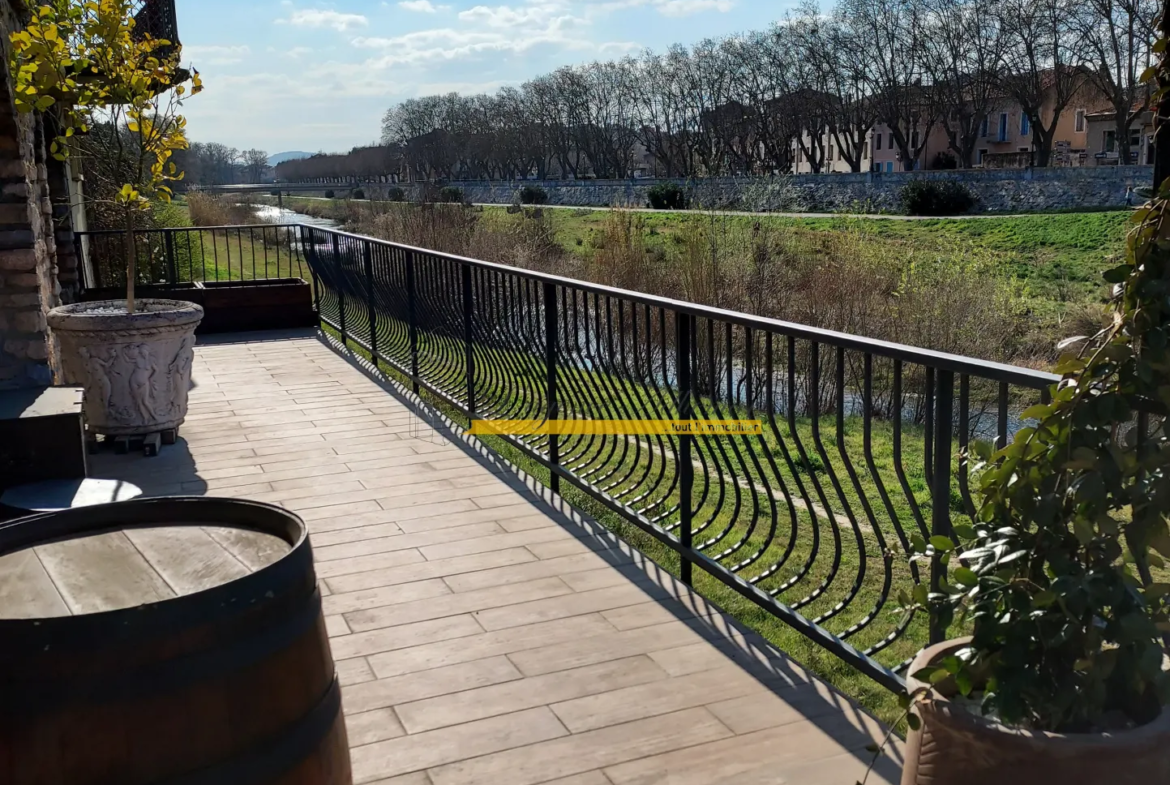 Maison rénovée à Montélimar avec terrasse et vue dégagée 