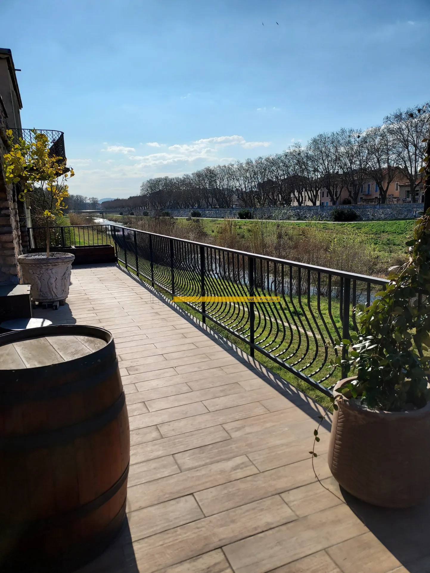 Maison rénovée à Montélimar avec terrasse et vue dégagée 