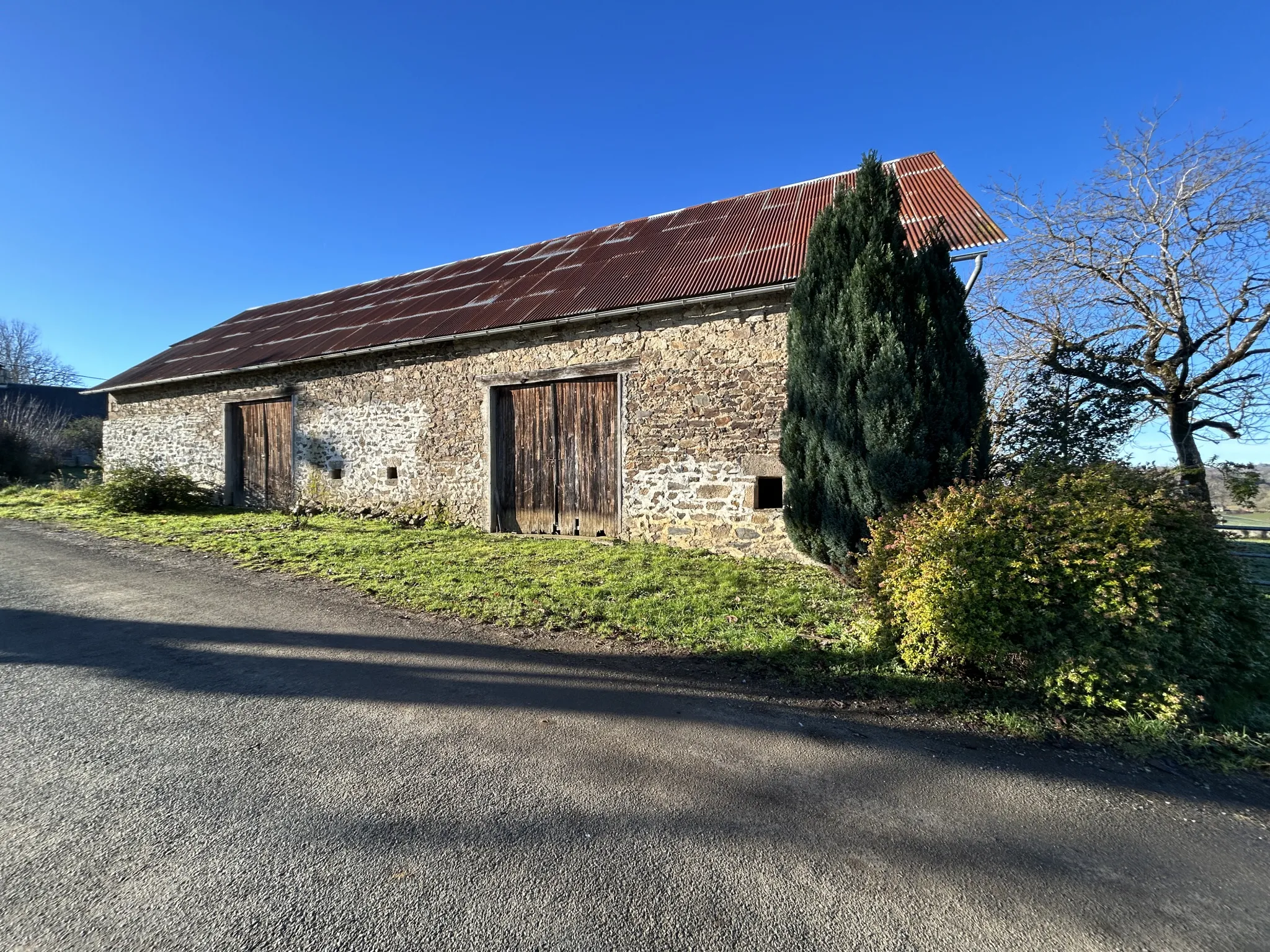 Grange à réhabiliter à Saint Salvadour en Corrèze 