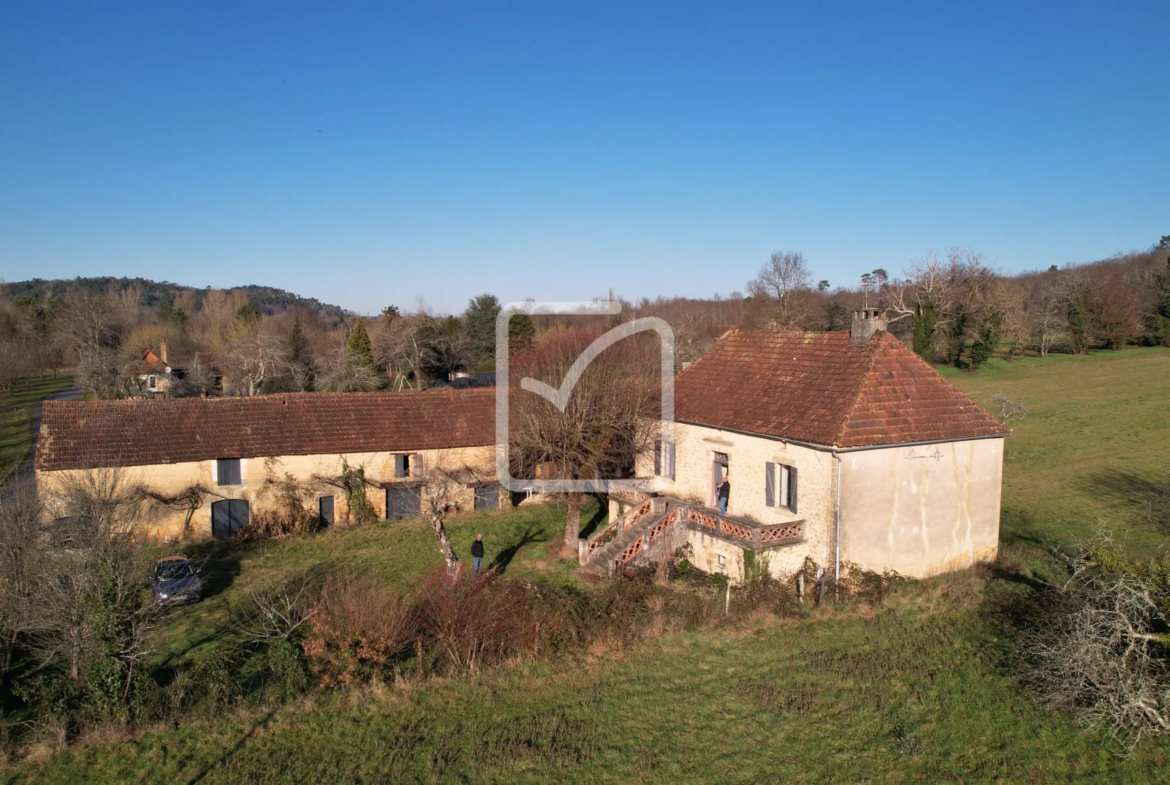 Corps de Ferme à Vendre à Masclat - 2,2 Hectares 