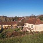 Corps de Ferme à Vendre à Masclat - 2,2 Hectares