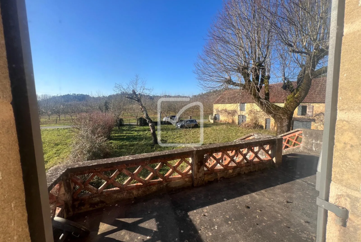 Corps de Ferme à Vendre à Masclat - 2,2 Hectares 