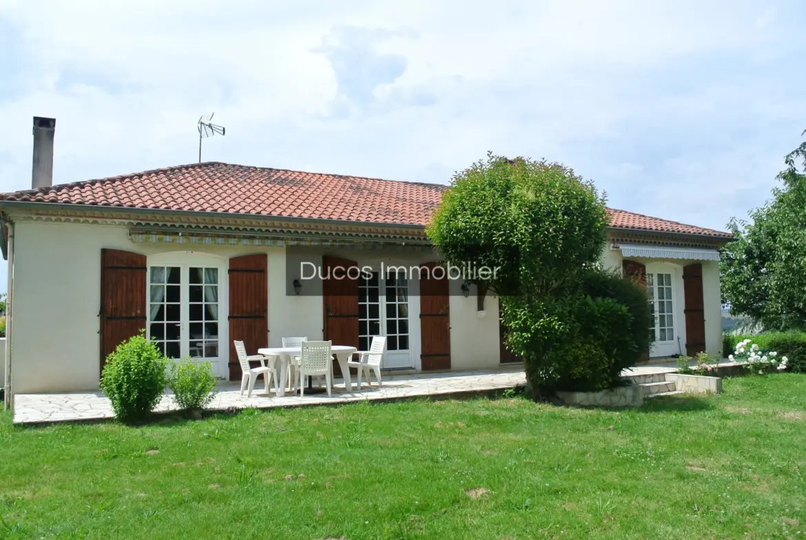 Maison traditionnelle 3 chambres à Beaupuy avec joli parc 