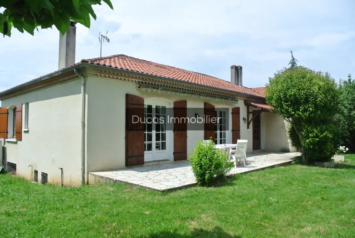 Maison traditionnelle 3 chambres à Beaupuy avec joli parc 