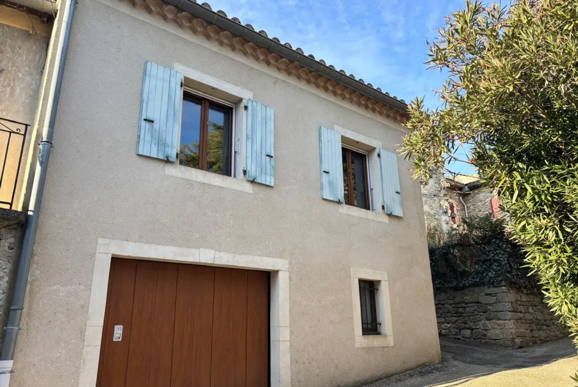 Maison de village à Grignan avec 2 chambres et garage 