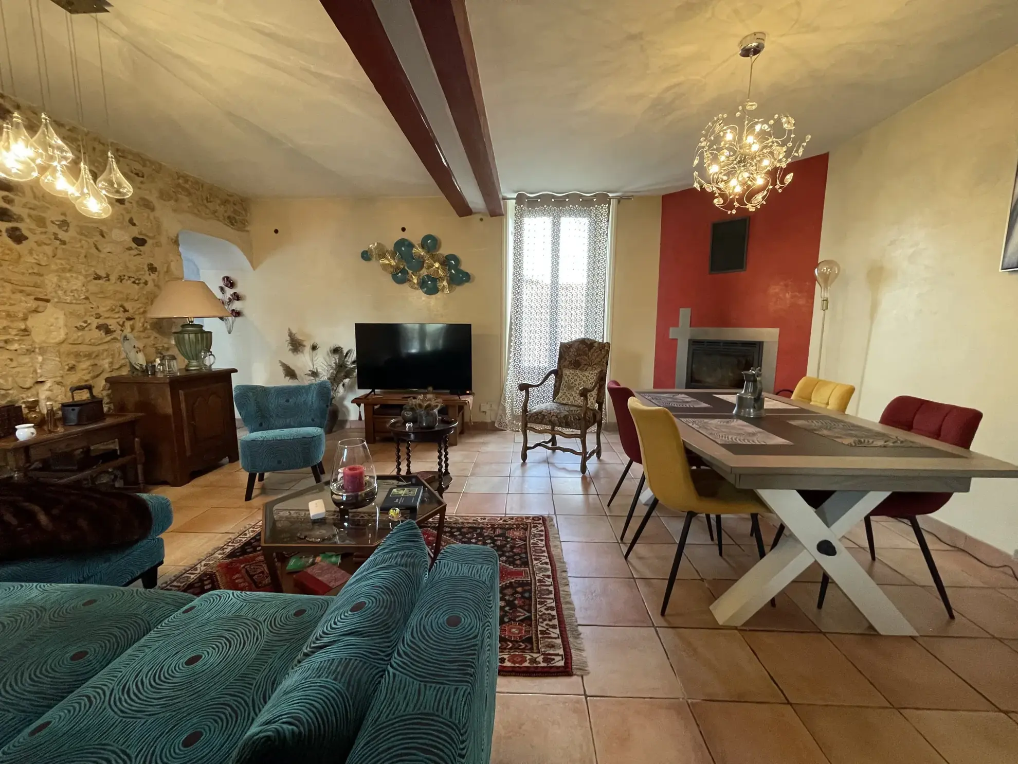 Maison de charme à Chaillevette, 130 m² avec terrasse et garage 