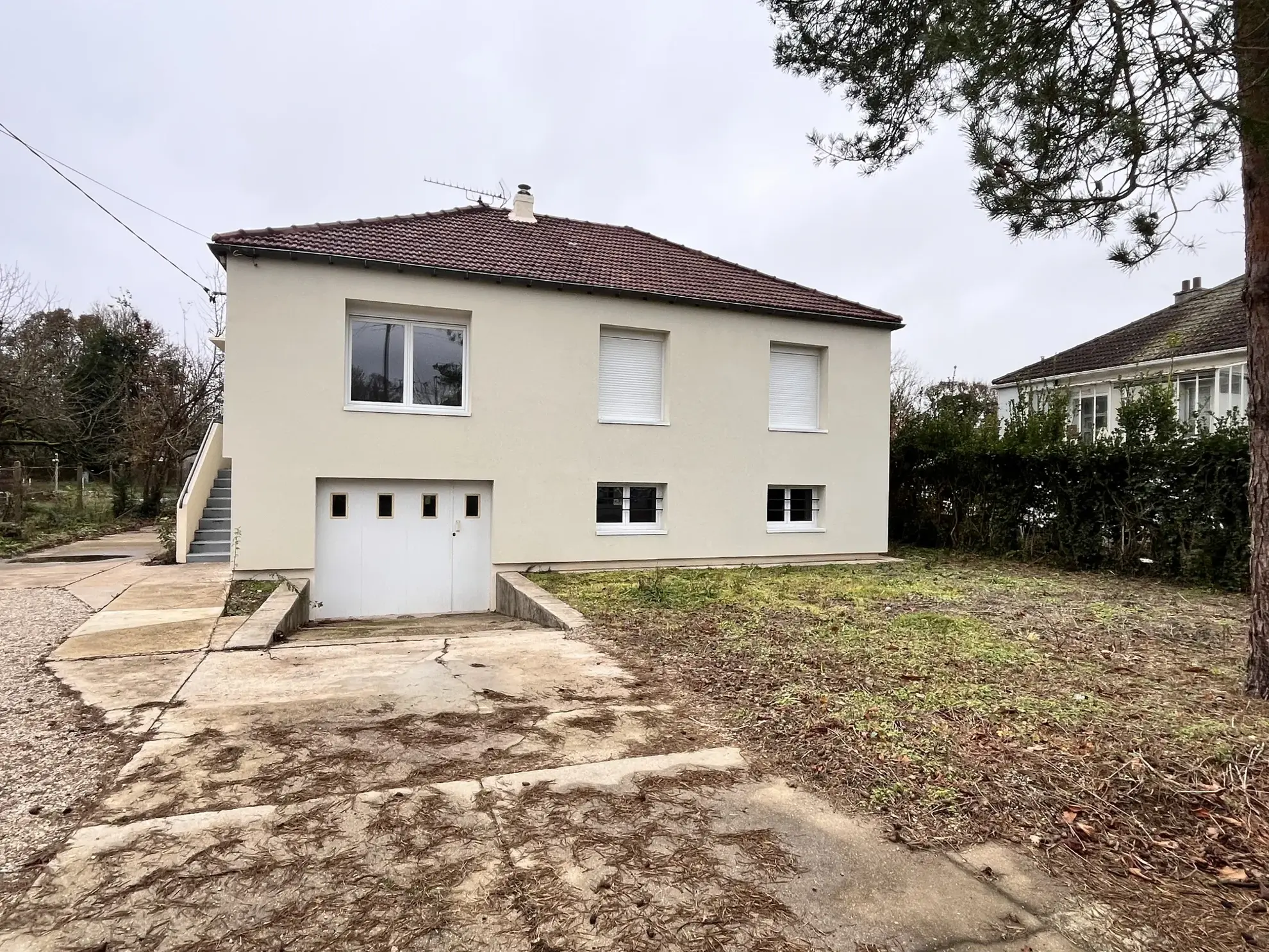 Maison rénovée à Angerville avec jardin et sous-sol 