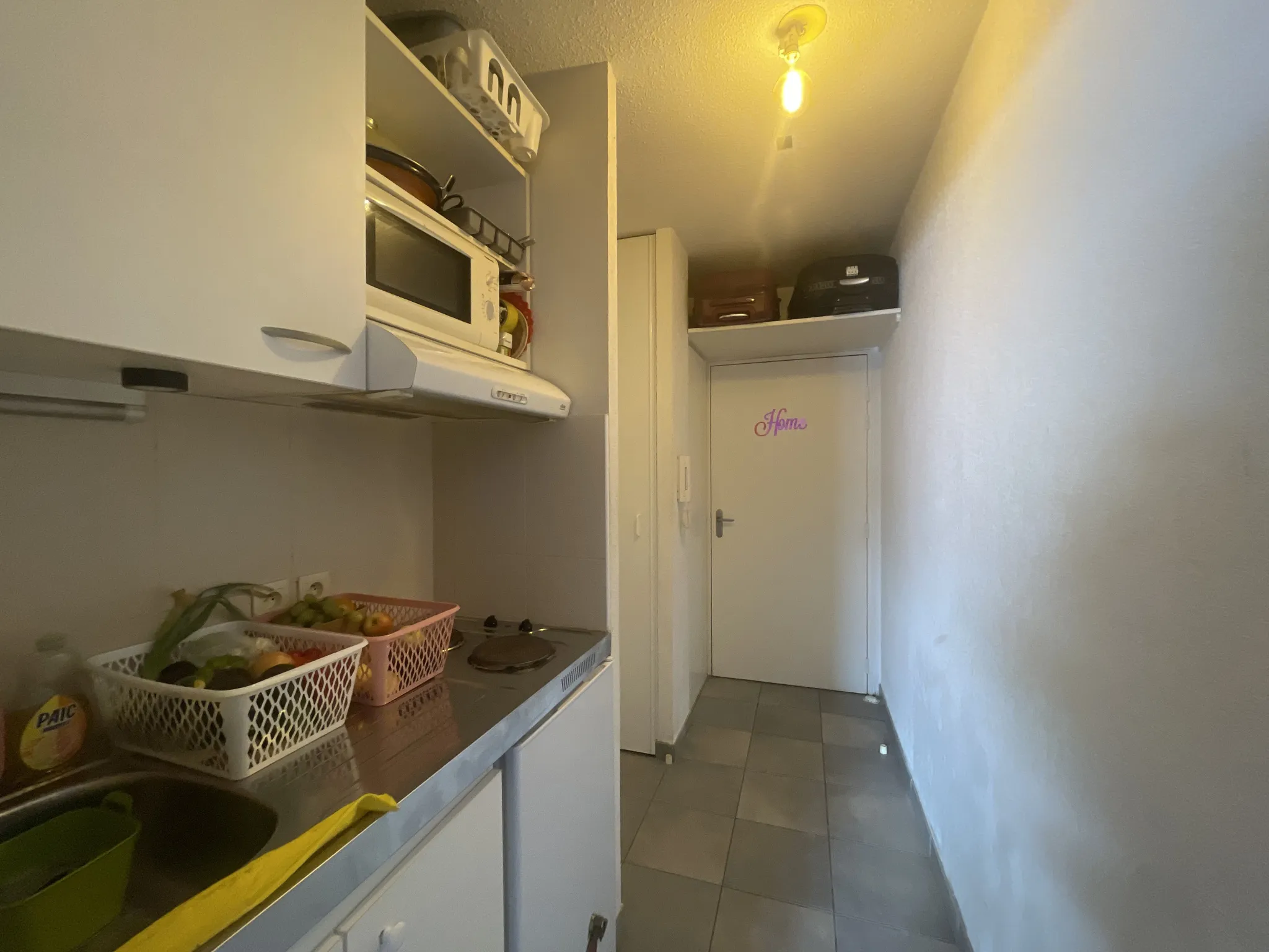 Studio meublé de 21,3 m² à Toulon, rendement 5,2% 