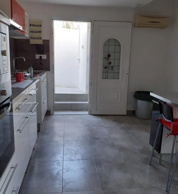 Appartement T4 rénové avec terrasse à Marseille 13015 