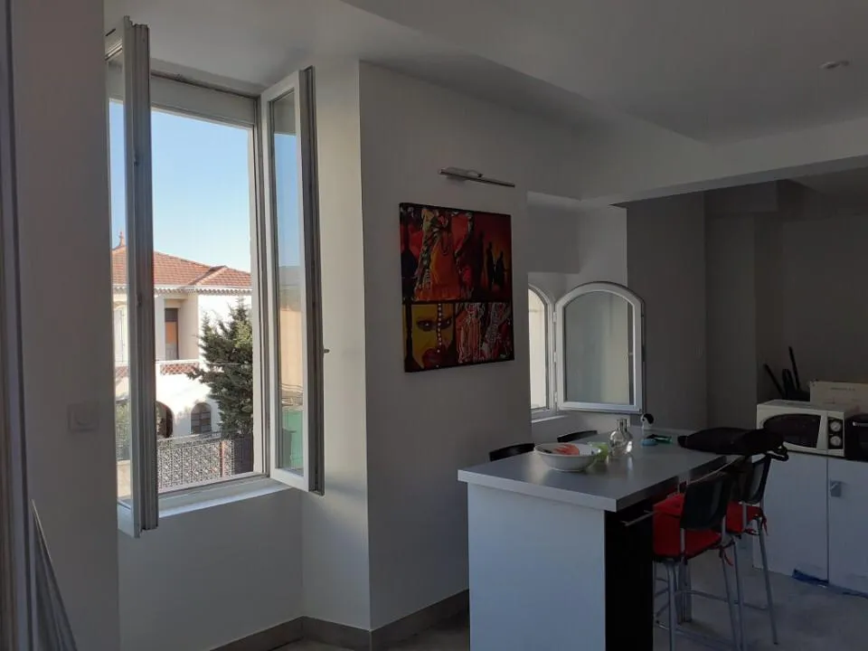 Appartement T4 rénové avec terrasse à Marseille 13015 