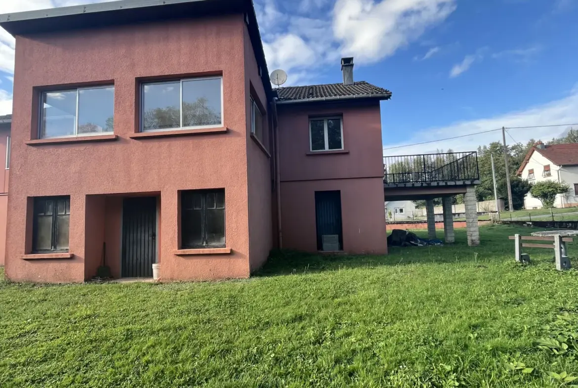 Maison spacieuse 118 m² à vendre à Lure avec 4 chambres 