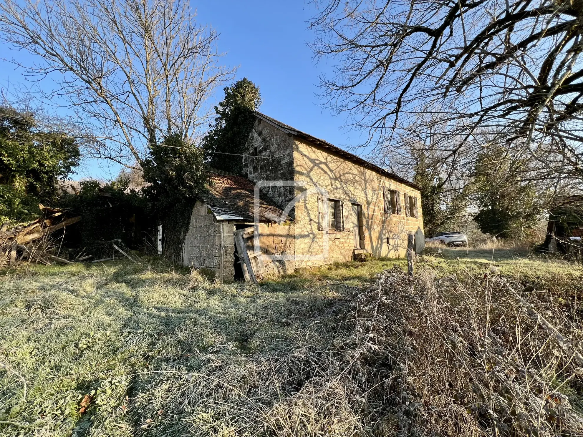 Ensemble immobilier à réhabiliter à Mansac 