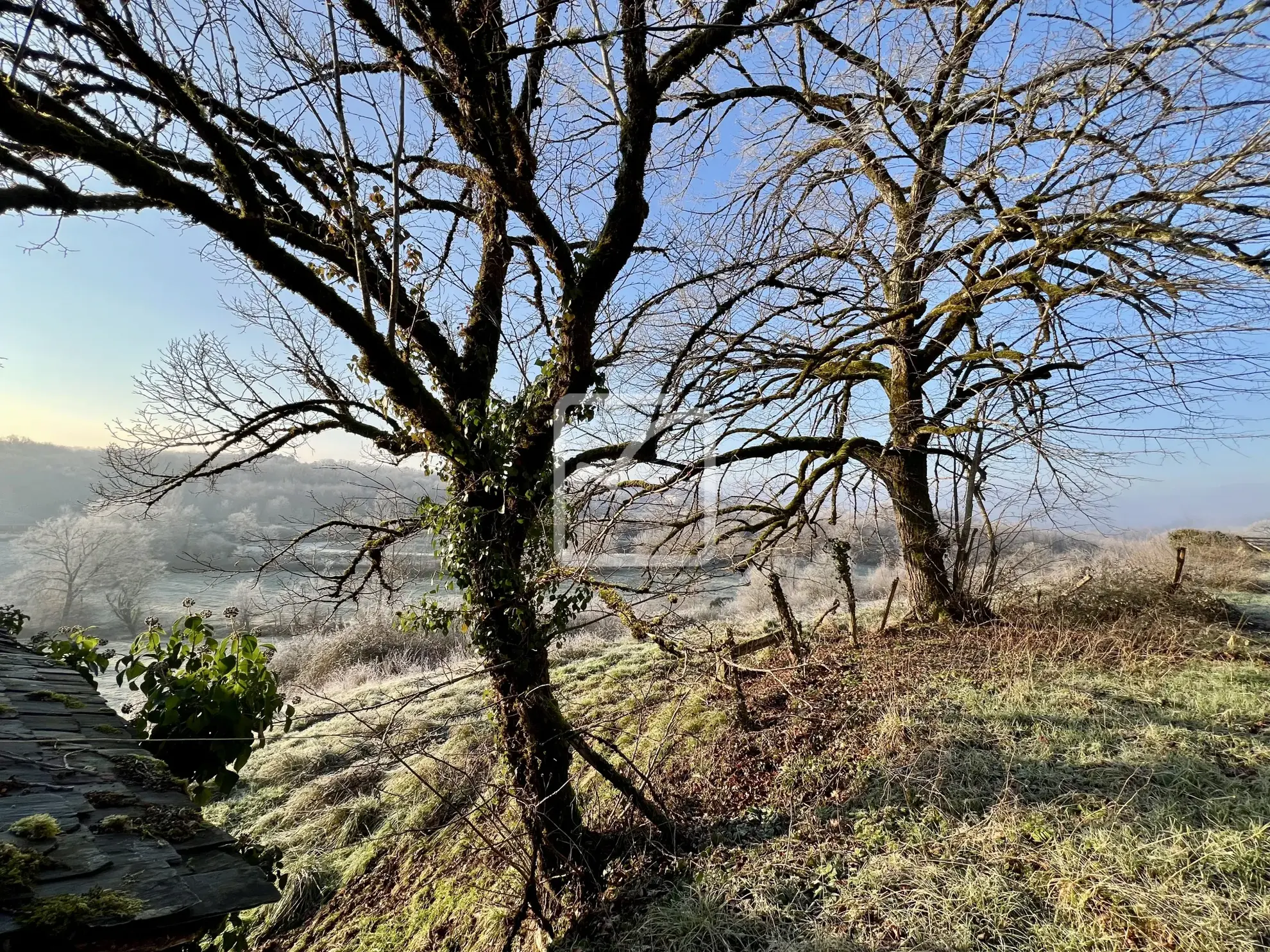 Ensemble immobilier à réhabiliter à Mansac 