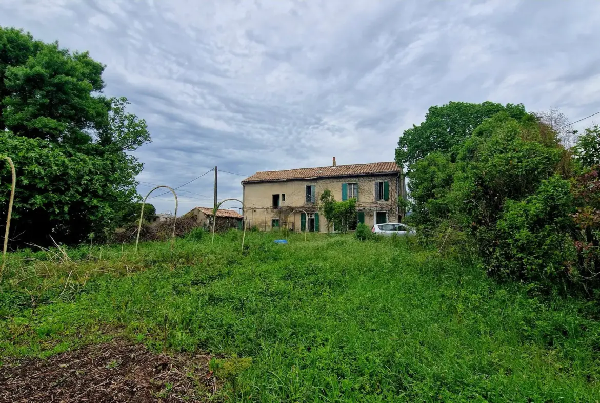 Ferme en pierres à restaurer à Bollène - 125 m² sur 687 m² 