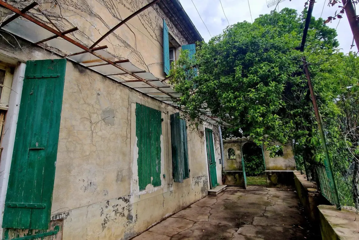 Ferme en pierres à restaurer à Bollène - 125 m² sur 687 m² 