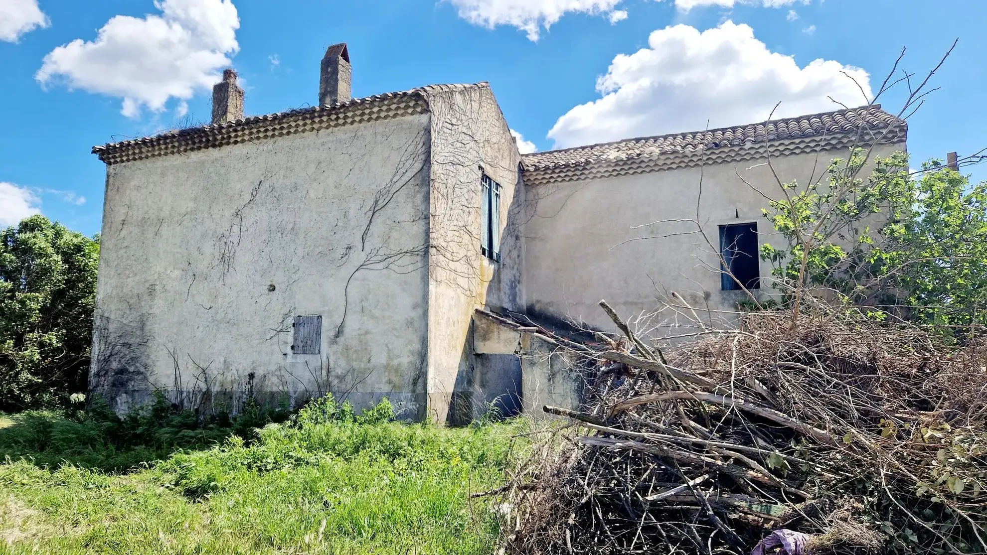 Ferme en pierres à restaurer à Bollène - 125 m² sur 687 m² 