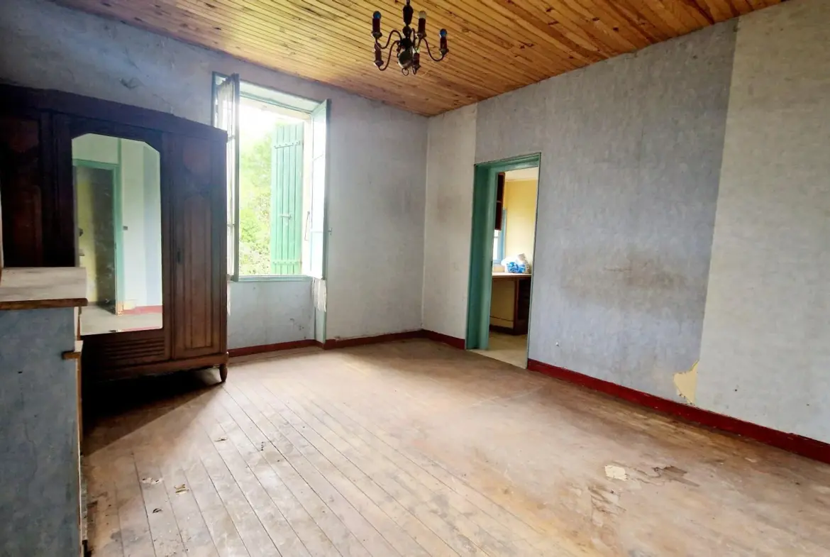 Ferme en pierres à restaurer à Bollène - 125 m² sur 687 m² 