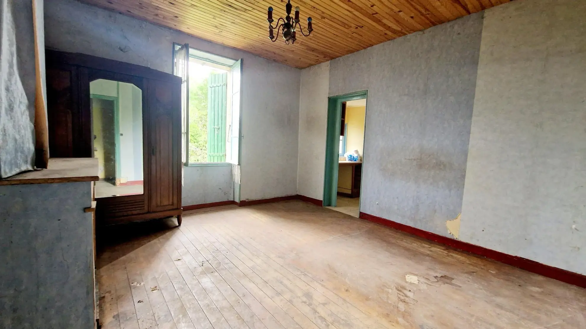 Ferme en pierres à restaurer à Bollène - 125 m² sur 687 m² 