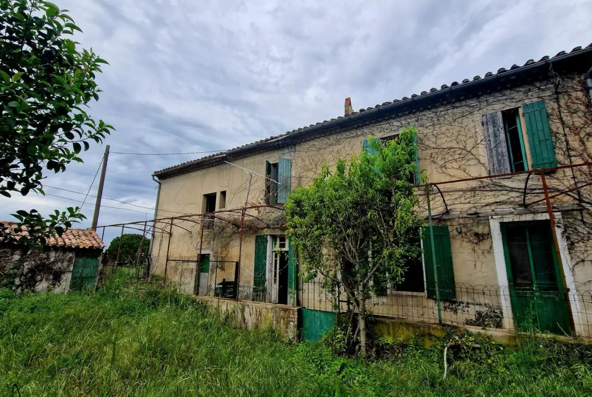 Ferme en pierres à restaurer à Bollène - 125 m² sur 687 m² 