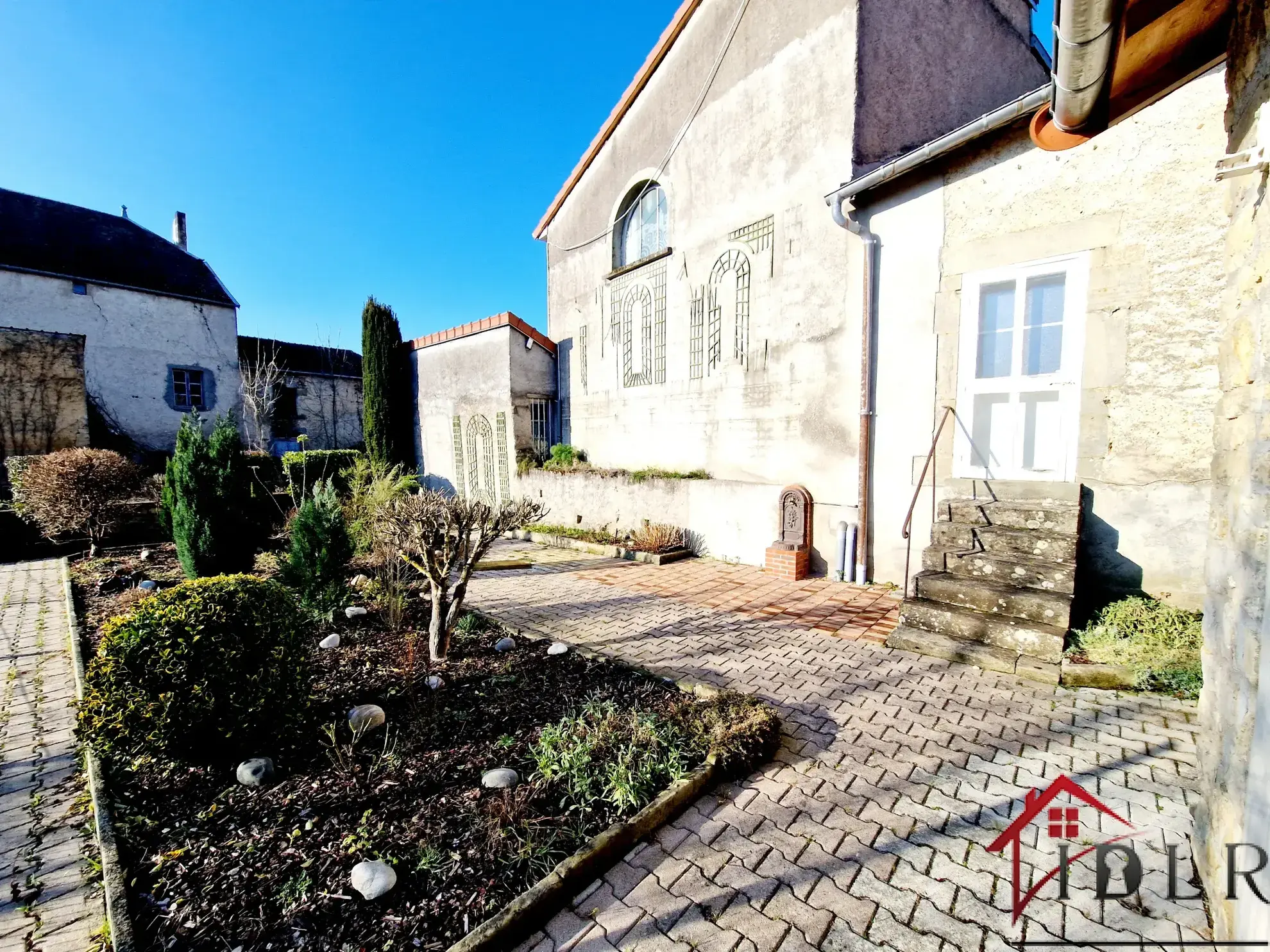 Maison spacieuse de 260 m² à vendre à Voisey 